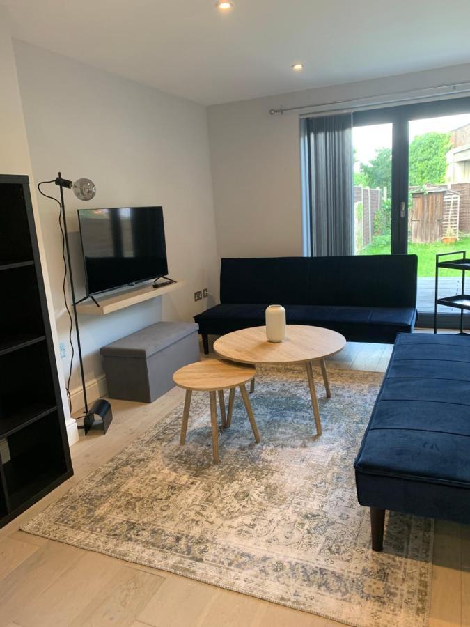 Wonderful 3 Bed Flat With Private Garden In Wimbledon - 1 The Queens Lägenhet London Exteriör bild