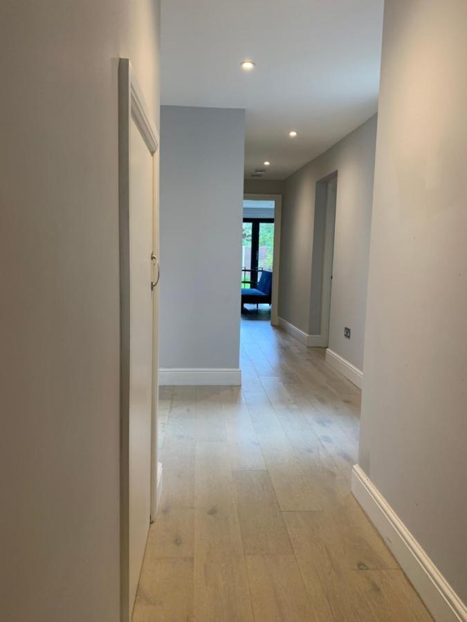 Wonderful 3 Bed Flat With Private Garden In Wimbledon - 1 The Queens Lägenhet London Exteriör bild